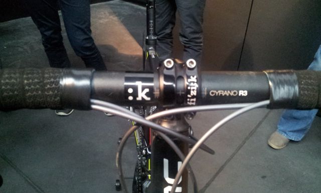 fizik cyrano r1 handlebar